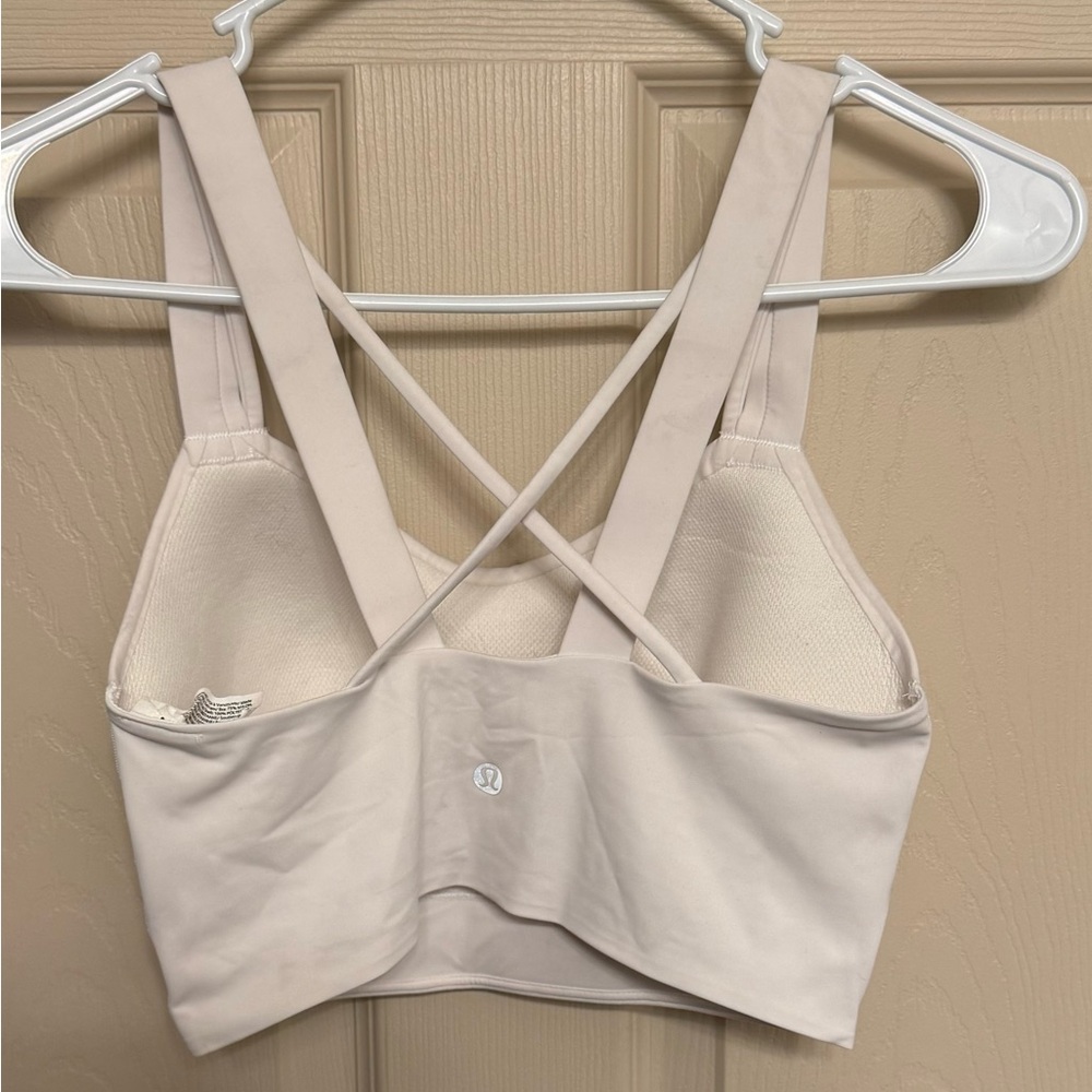 *Flawed. Read description* Lululemon Like a cloud longline bra D/DD Size 6 - Picture 4 of 7